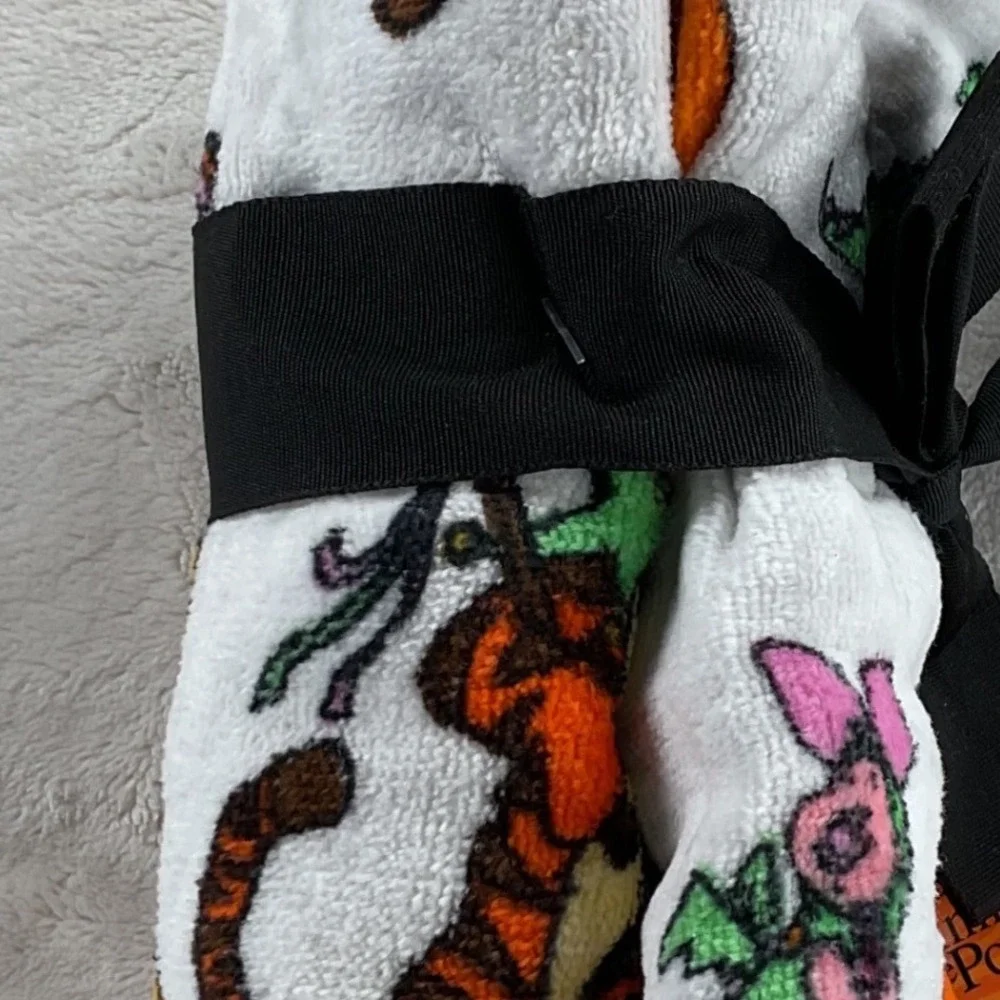 Disney Winnie the Pooh Halloween 2 Pack Hand Towels Pumpkin Tigger Piglet Nwot